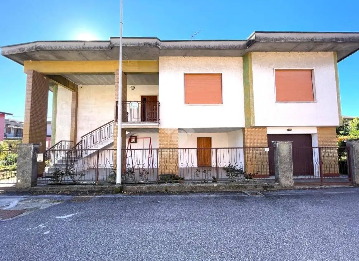 Villa in vendita a Sospiro