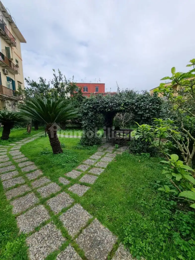 Appartamento in affitto a Napoli