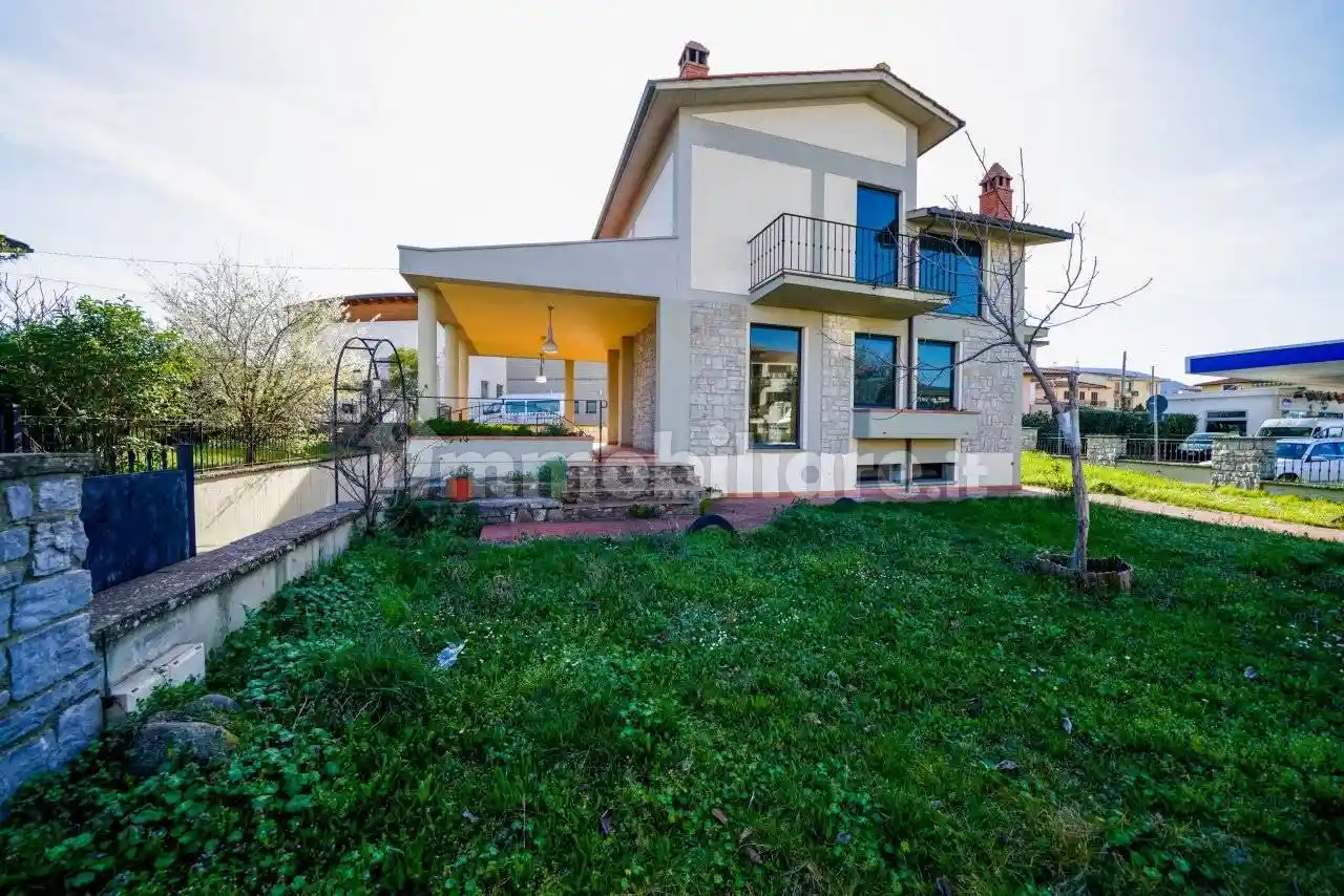 Casa indipendente in vendita a Figline e Incisa Valdarno