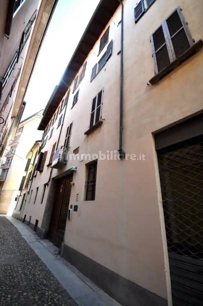 Bilocale vicolo della Caccia 6, Centro Storico, Novara - foto 2