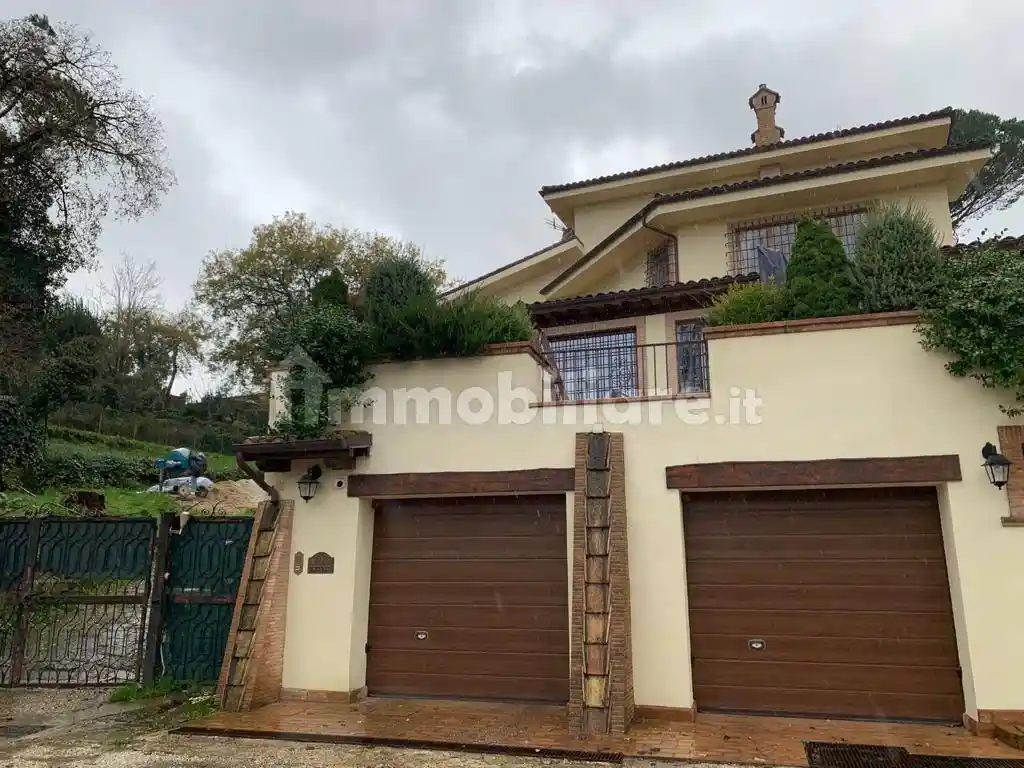 Villa in vendita a Rignano Flaminio