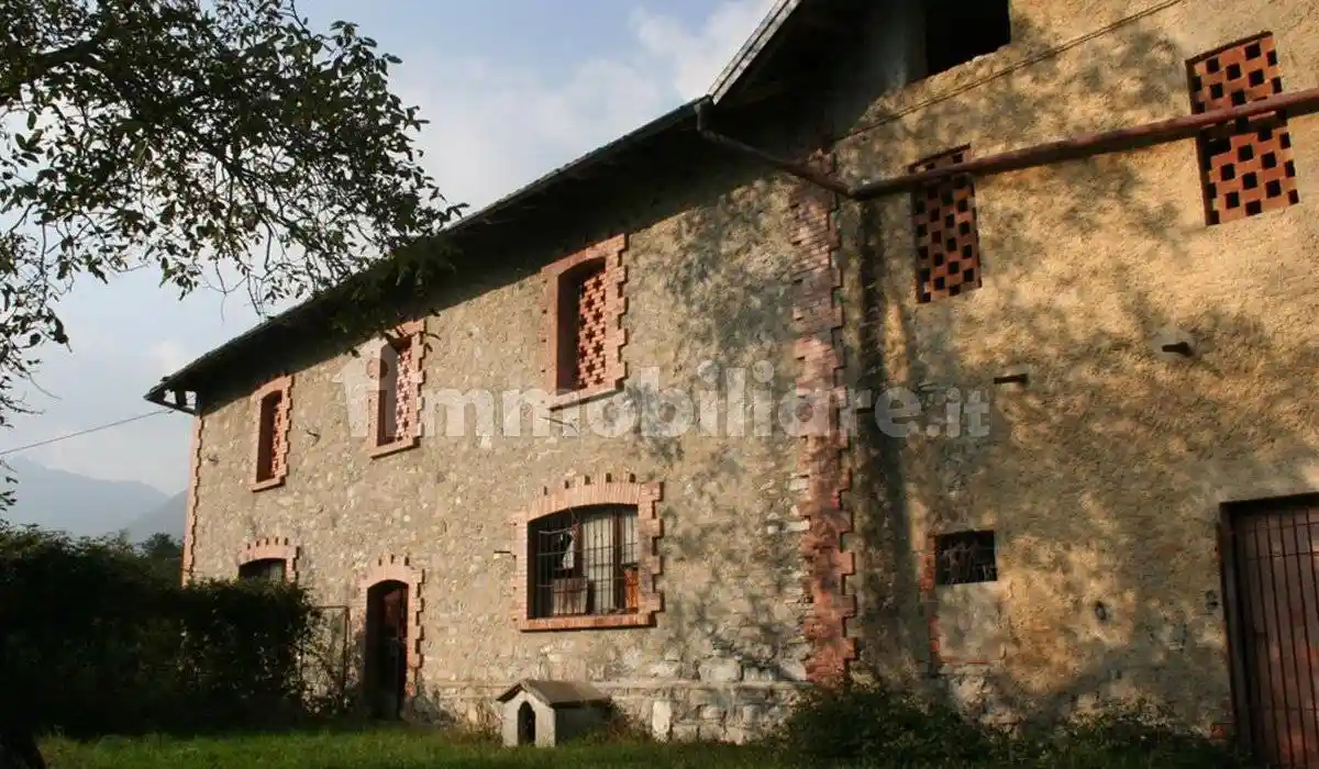Rustico - Casale in vendita a Dongo