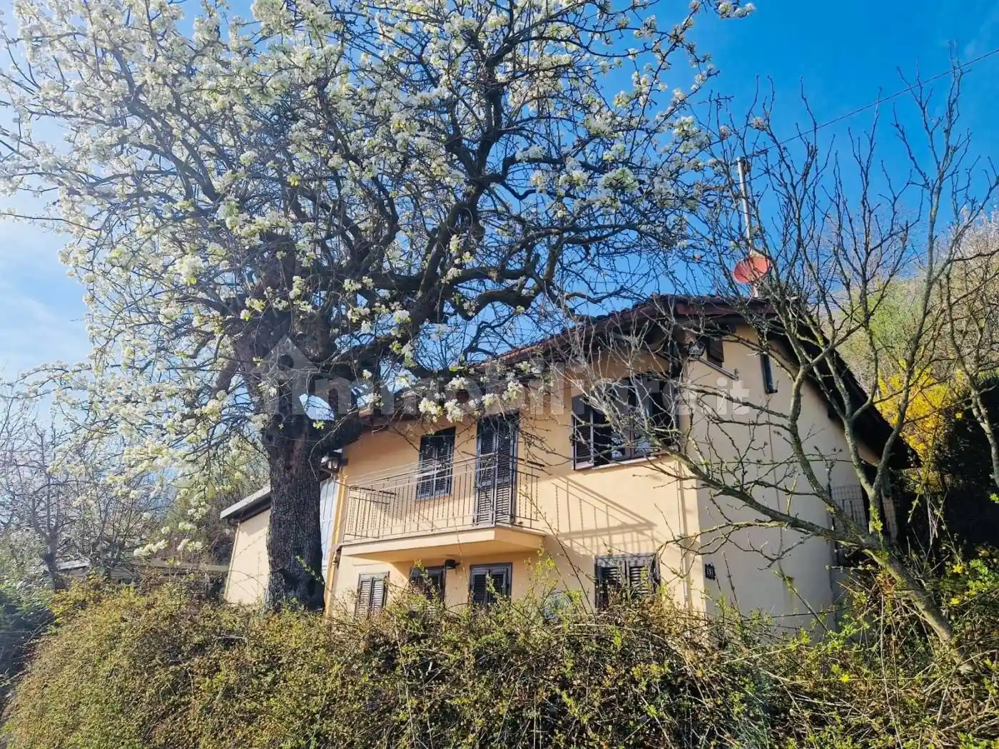 Rustico - Casale in vendita a Alba
