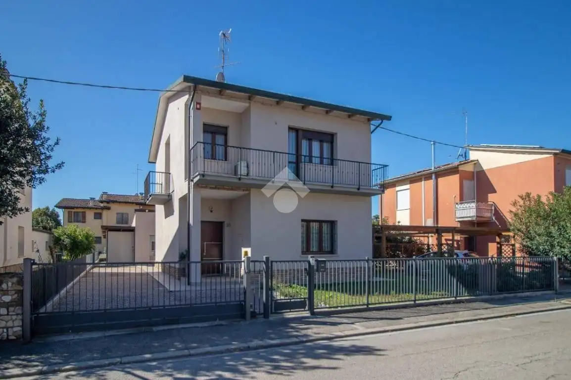 Casa indipendente in vendita a Ravenna