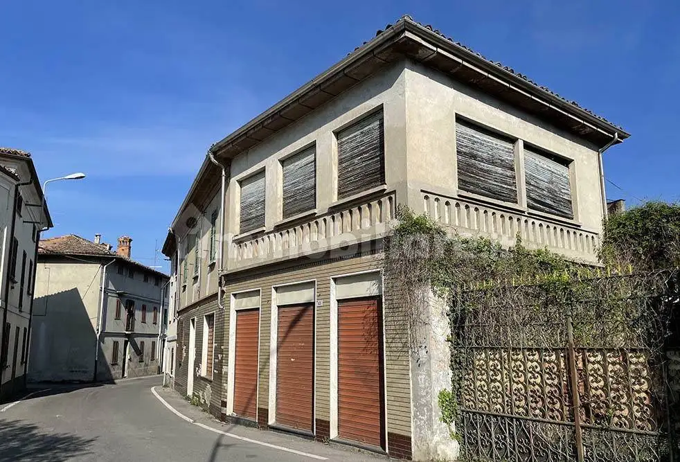 Casa indipendente in asta a Santa Giuletta