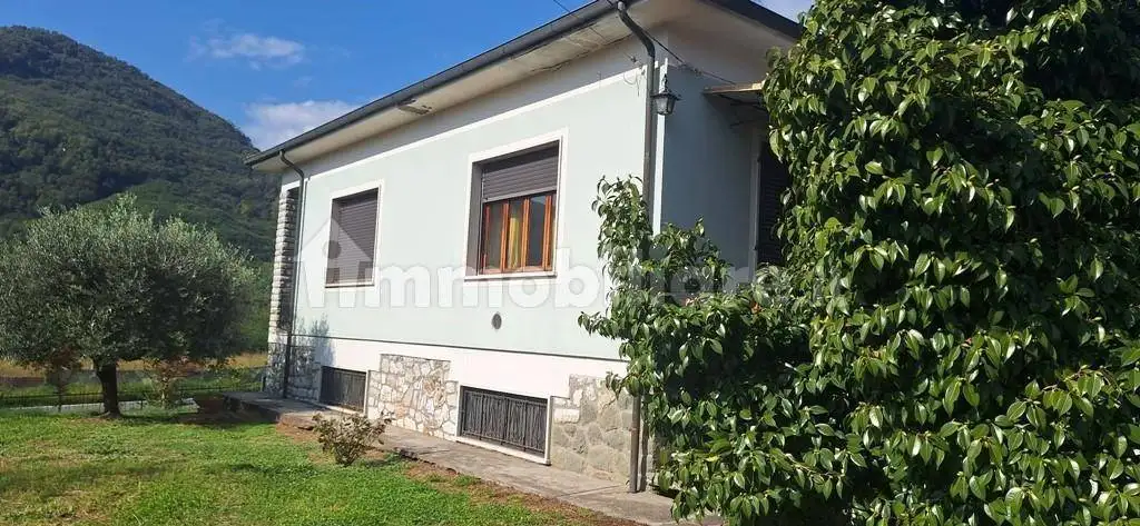 Terratetto unifamiliare 200 m², buono stato, Centro, Bagni di Lucca - foto 2