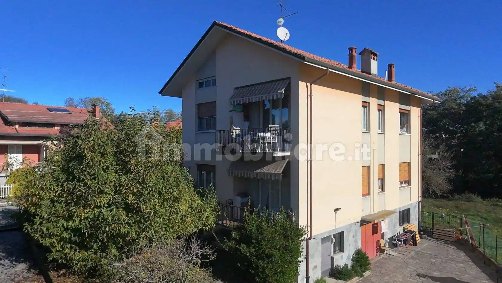 Villa in vendita a Borgomanero