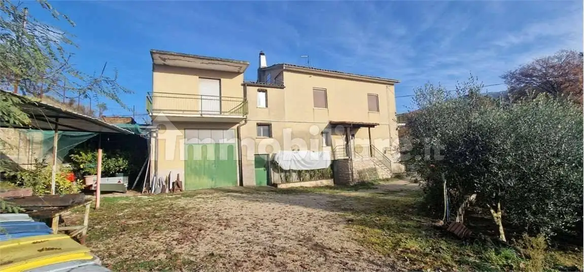 Casa indipendente in vendita a Massa Martana