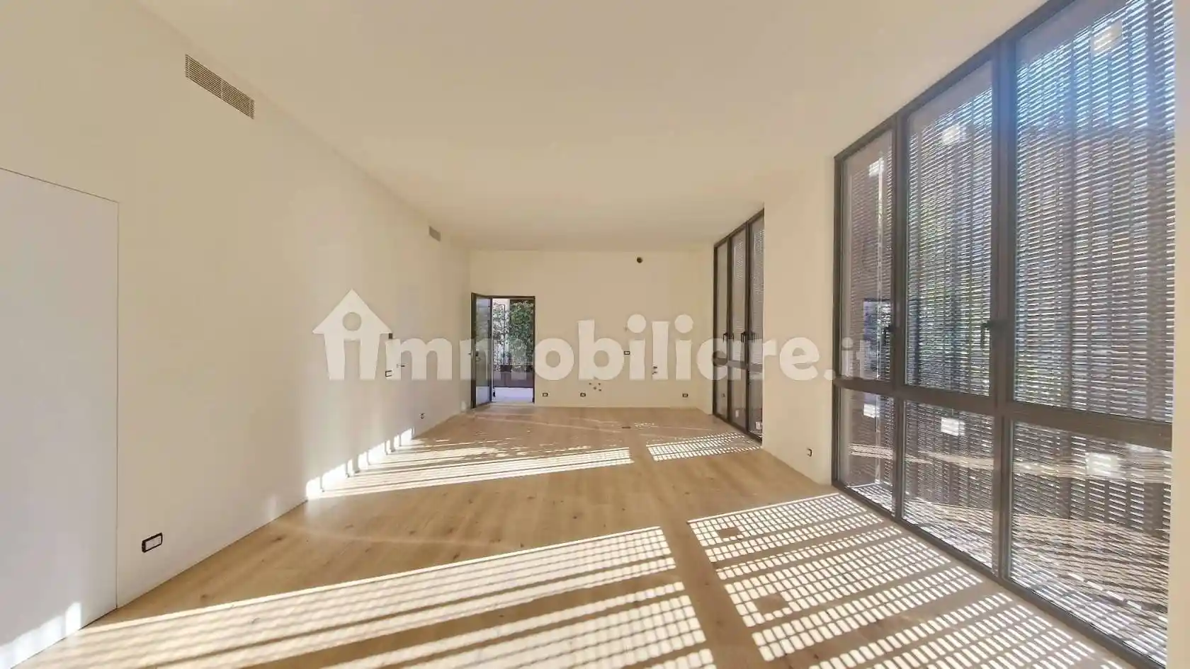 Quadrilocale via VALTELLINA 6, Isola, Milano - foto 2