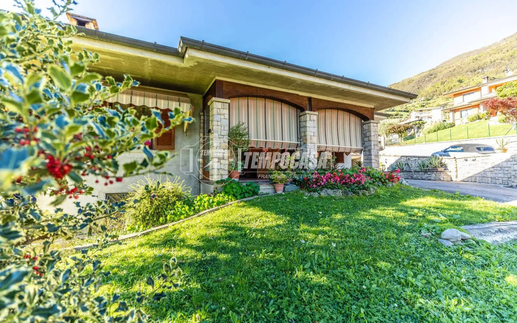 Villa in vendita a Adrara San Martino