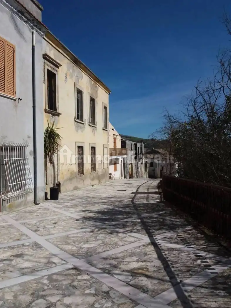 Trilocale Vico Dell'Arco, 5, Centro, Civitella Casanova - foto 3