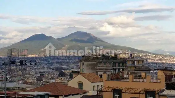 Appartamento in vendita a Napoli