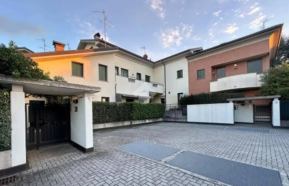 Appartamento in vendita a Carate Brianza