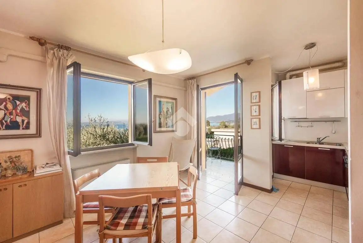 Trilocale via costabella 1, Centro, Bardolino - foto 2