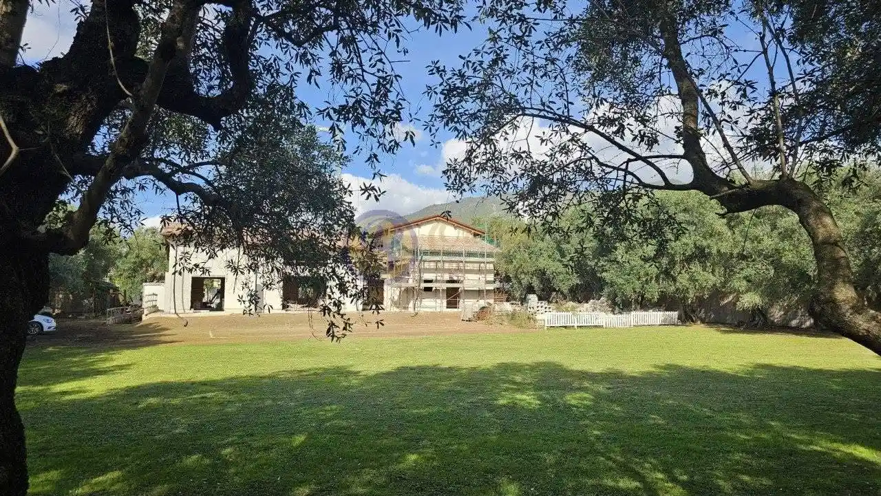 Villa in vendita a Seravezza