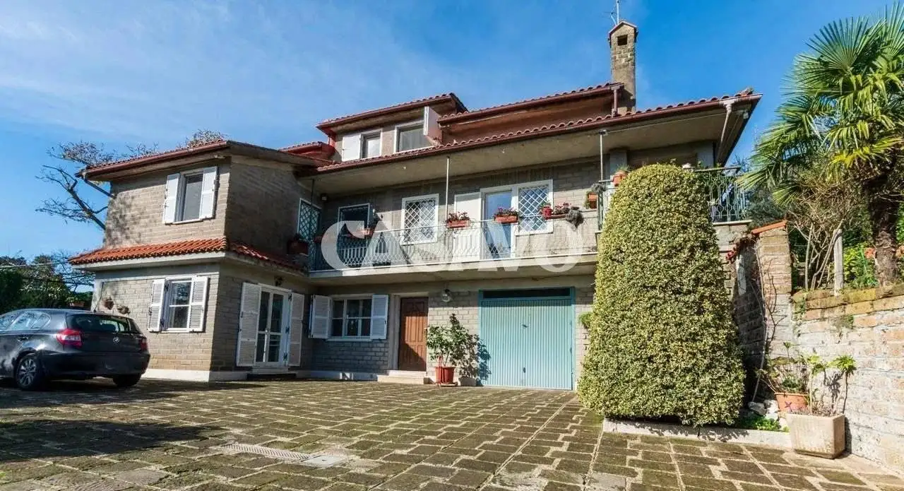 Villa in vendita a Manziana