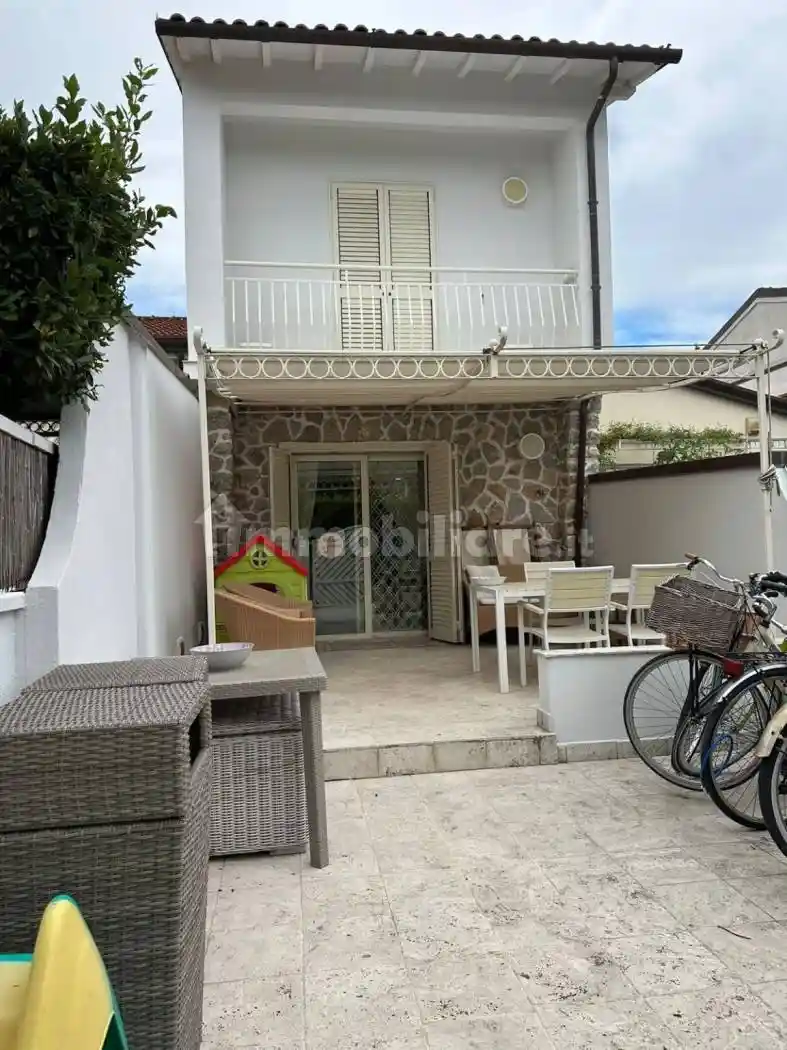Casa indipendente in vendita a Forte dei Marmi