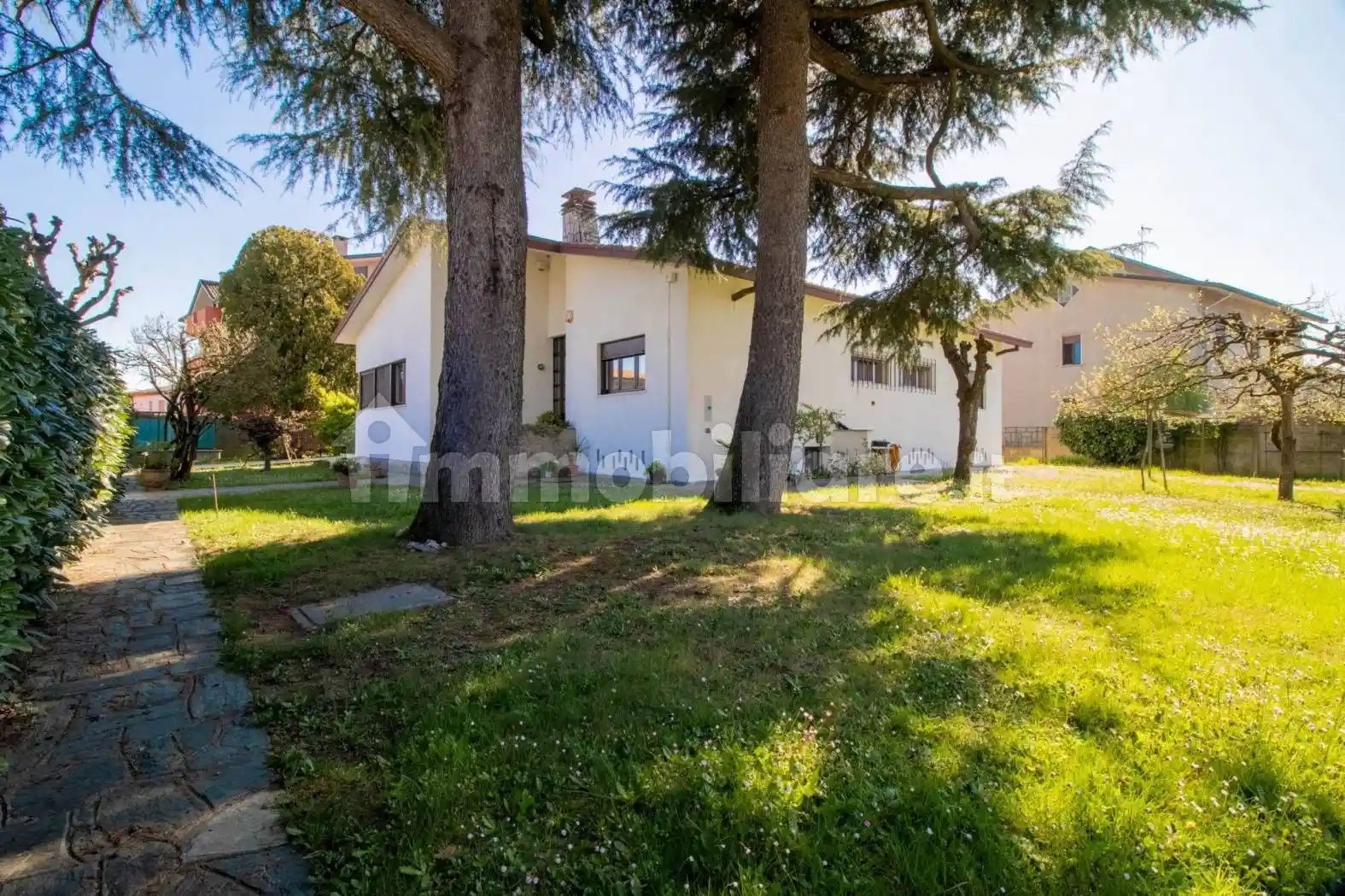 Villa in vendita a Solaro