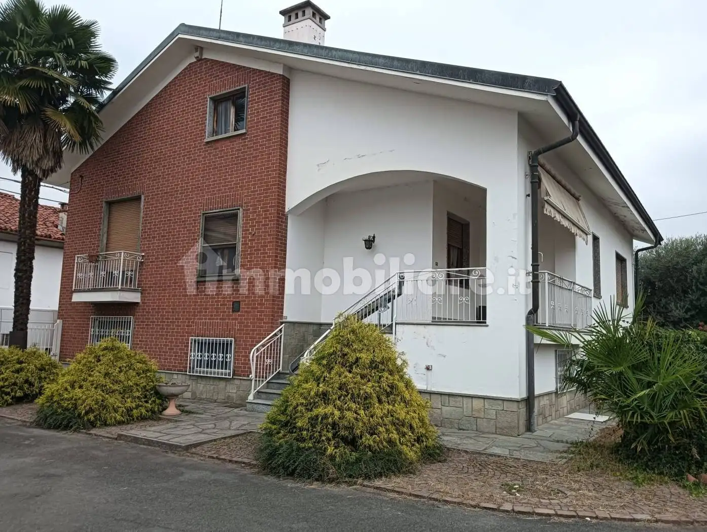 Villa in vendita a Lagnasco