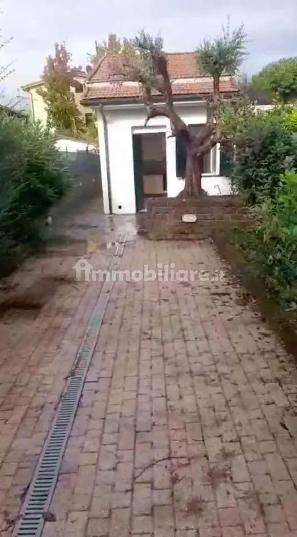 Villa in affitto a Cascina