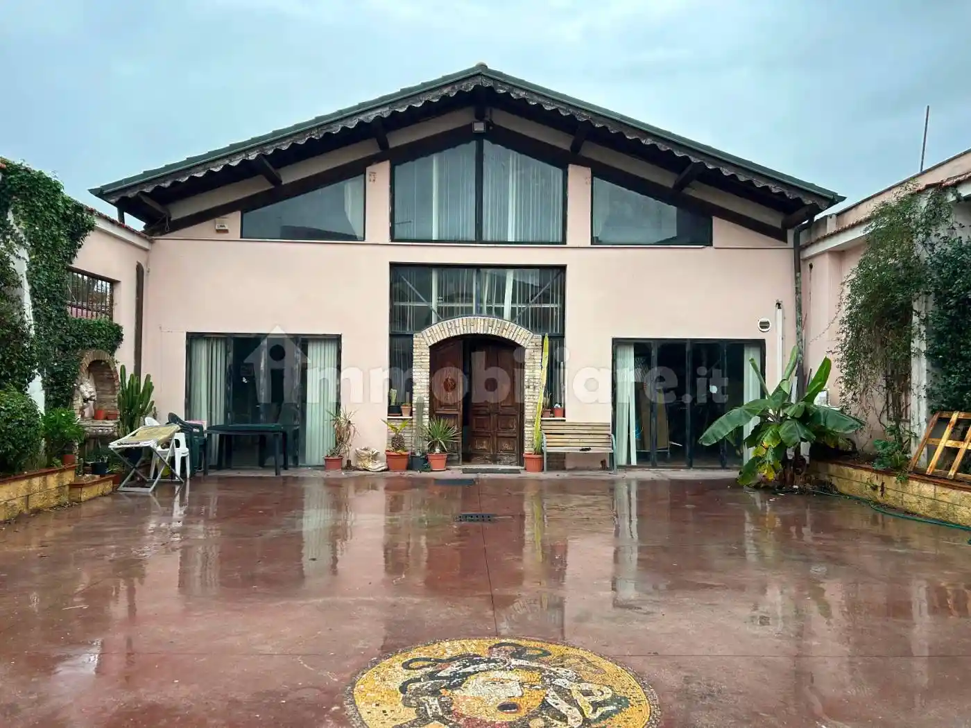 Palazzo - Edificio in vendita a Roma