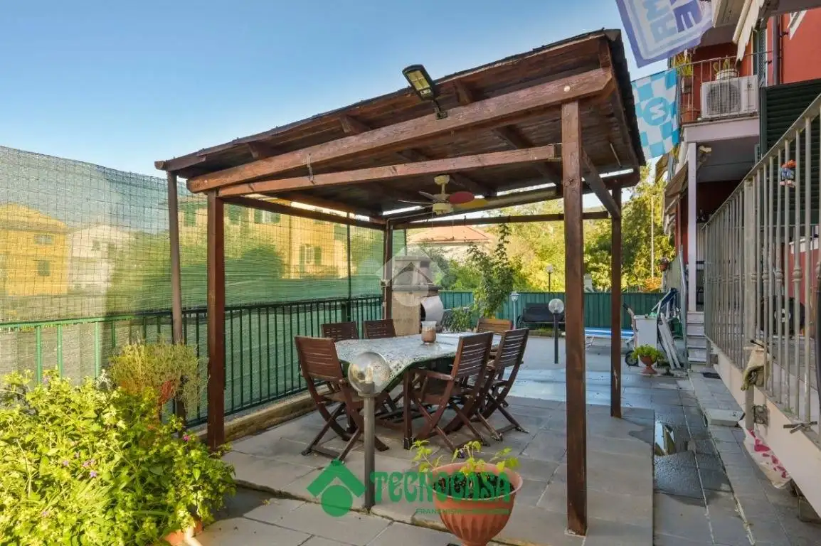 Appartamento via Genova 123, Ceparana Carpena, Bolano - foto 2