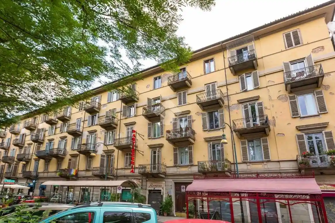 Palazzo - Edificio in vendita a Torino