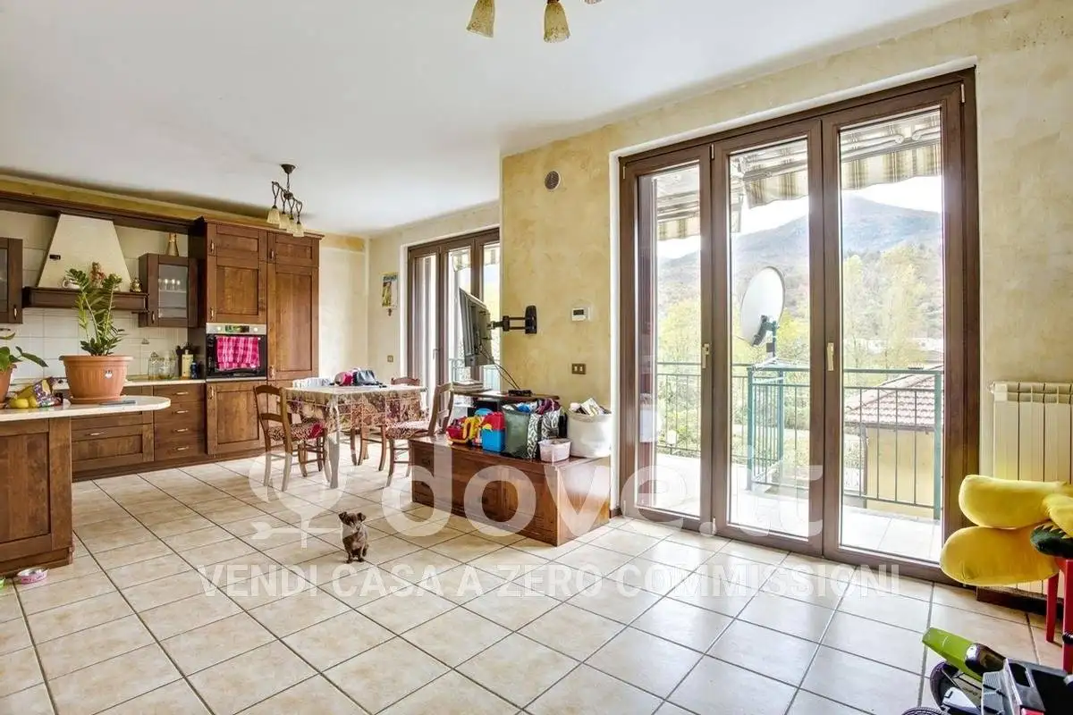 Appartamento in vendita a Montegrino Valtravaglia