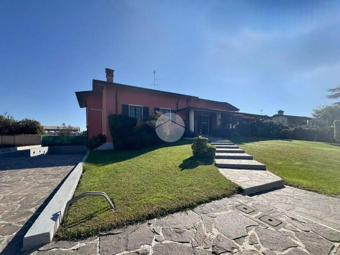 Villa in vendita a Trenzano