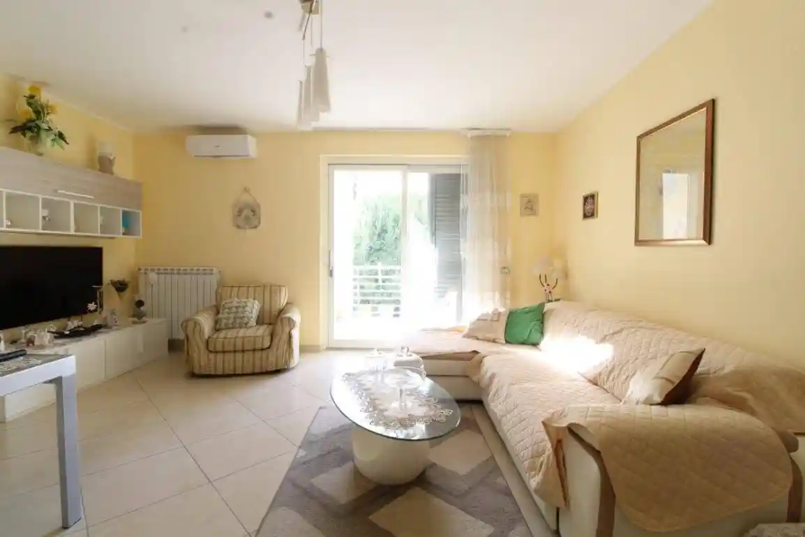 Quadrilocale via Papa Gennaro 38, San Leucio - Briano, Caserta - foto 2