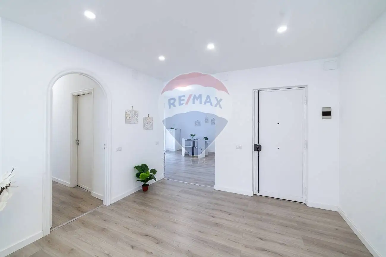 Quadrilocale via Vittorio Emanuele 101, Centro, Aci Catena - foto 3