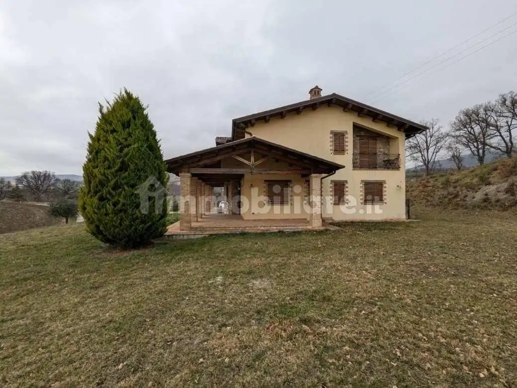 Villa in asta a Frontino