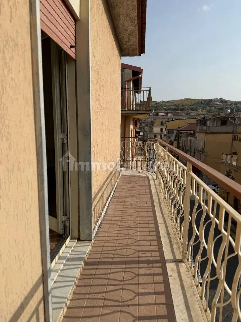 Appartamento in vendita a Pietraperzia