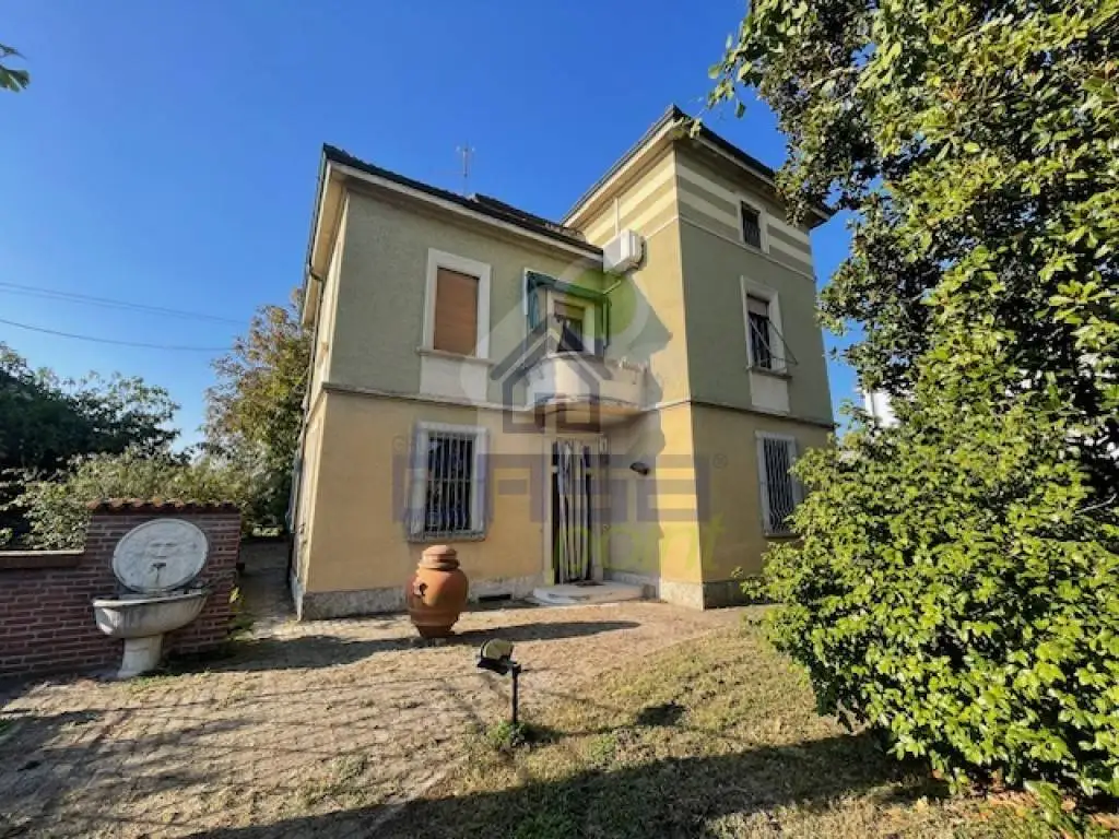 Casa indipendente in vendita a Castelvetro Piacentino