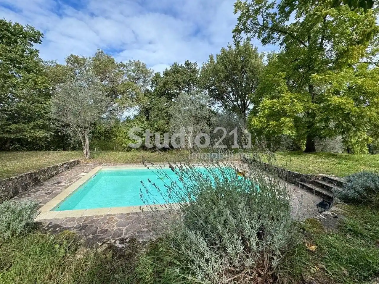 Rustico - Casale in vendita a Reggello