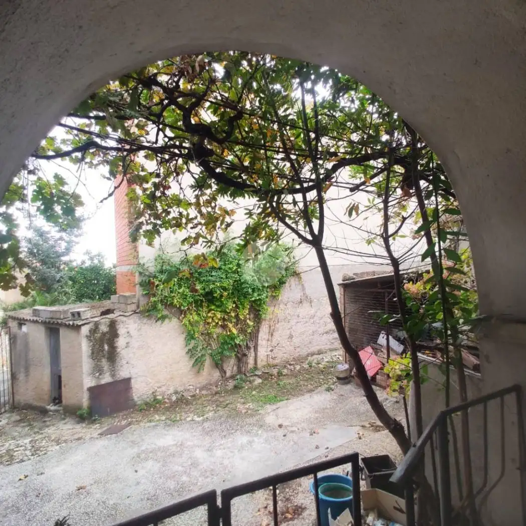 Rustico - Casale in vendita a San Basilio