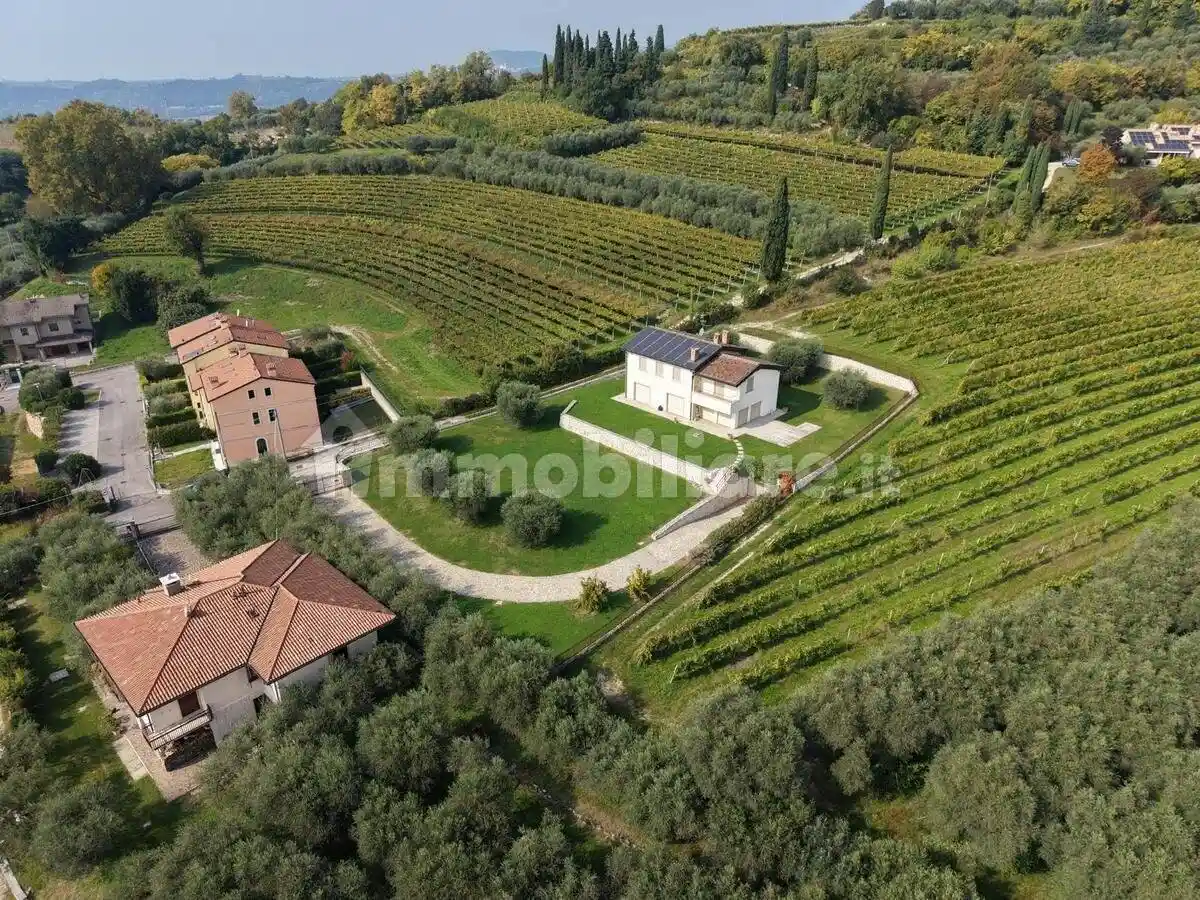 Villa in vendita a Sant'Ambrogio di Valpolicella