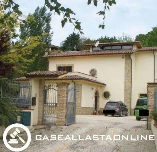 Villa in asta a Sarnano