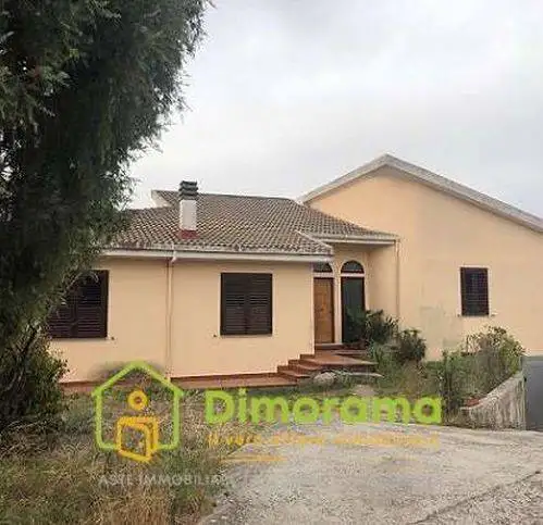 Appartamento in asta a Uri