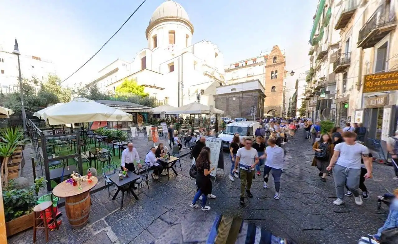 Appartamento in vendita a Napoli