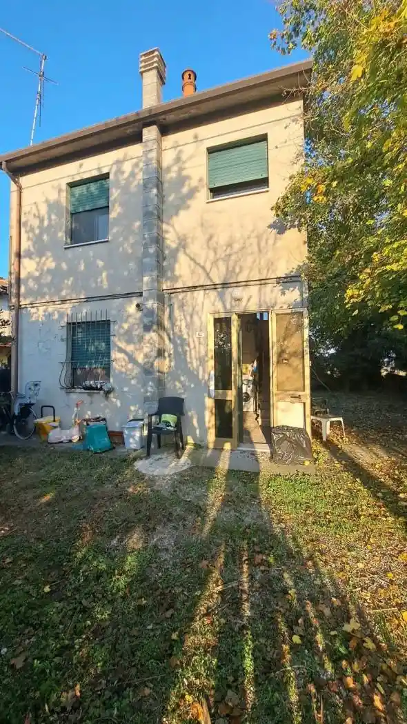 Casa indipendente in vendita a Massa Lombarda