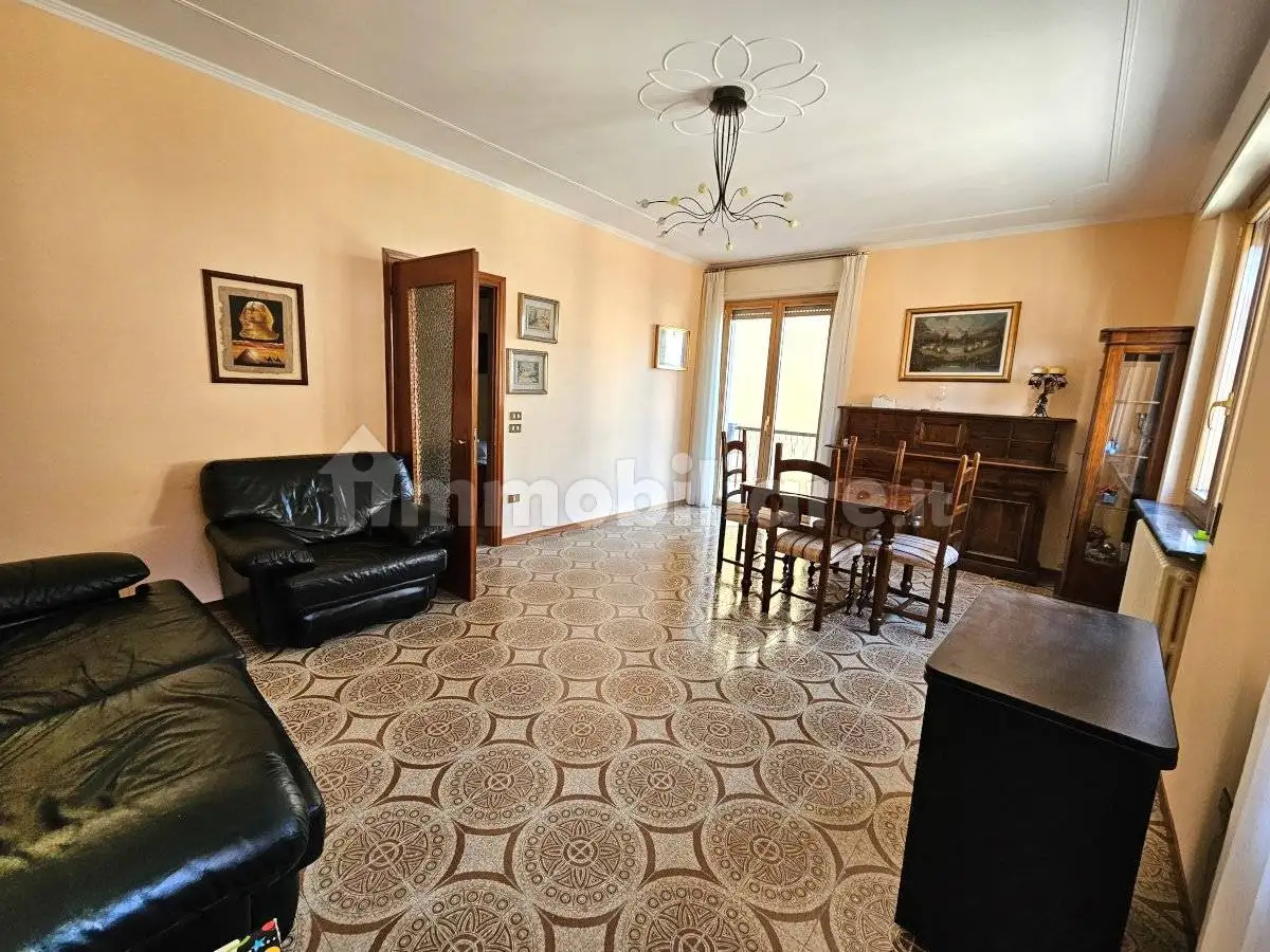 Quadrilocale via Vittorio Veneto, Centro, Cene - foto 2