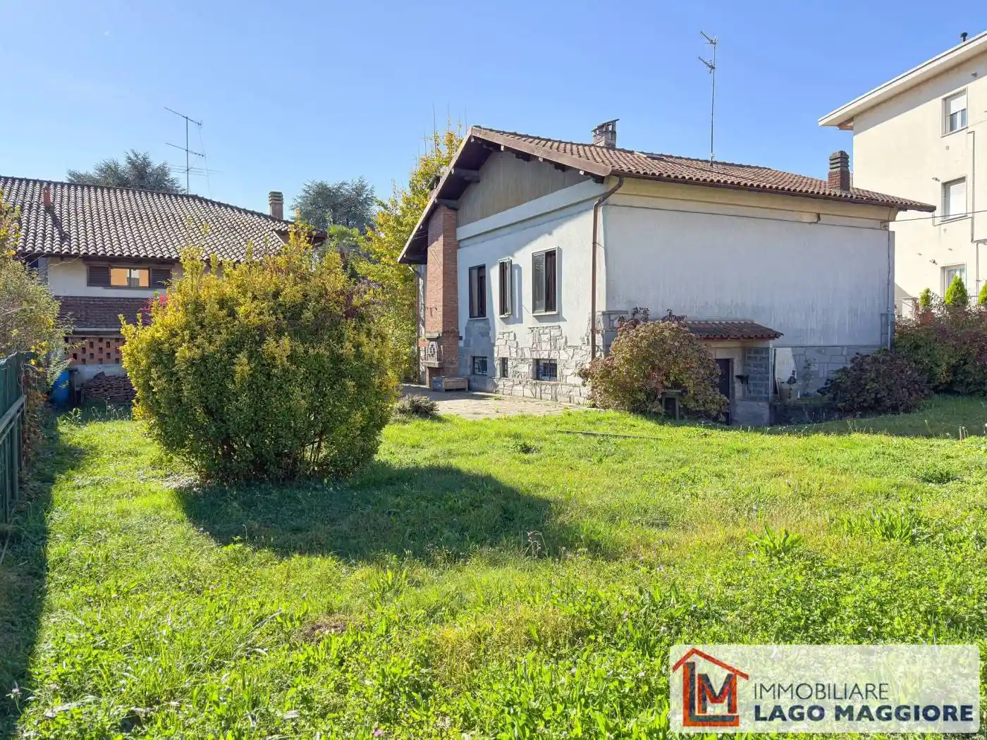 Villa in vendita a Sesto Calende