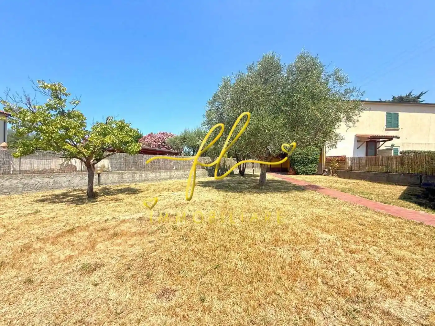 Casa indipendente in vendita a Cecina