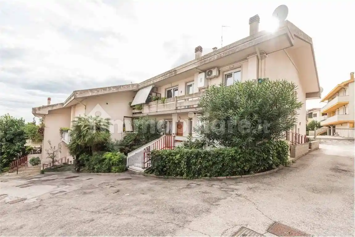 Appartamento buono stato, primo piano, Colle del Telegrafo - Colle Scorrano, Pescara - foto 2