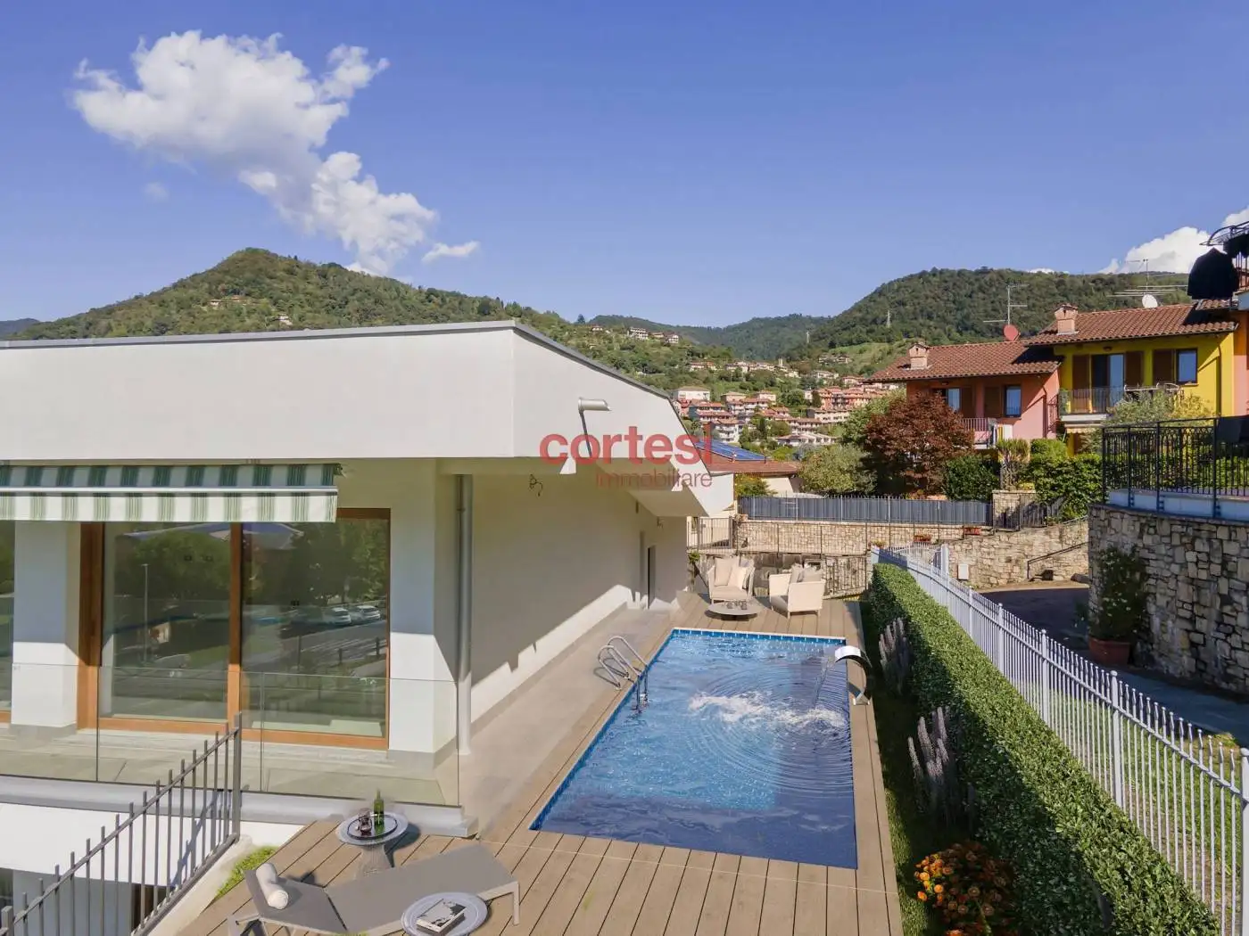 Appartamento in villa via degli Alpini 2, Centro, Villa d'Almè - foto 2