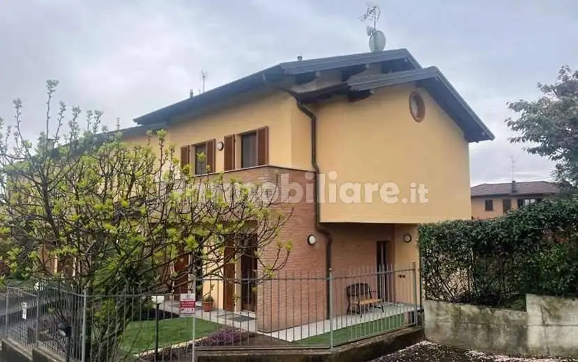 Villetta a schiera in asta a Albiolo