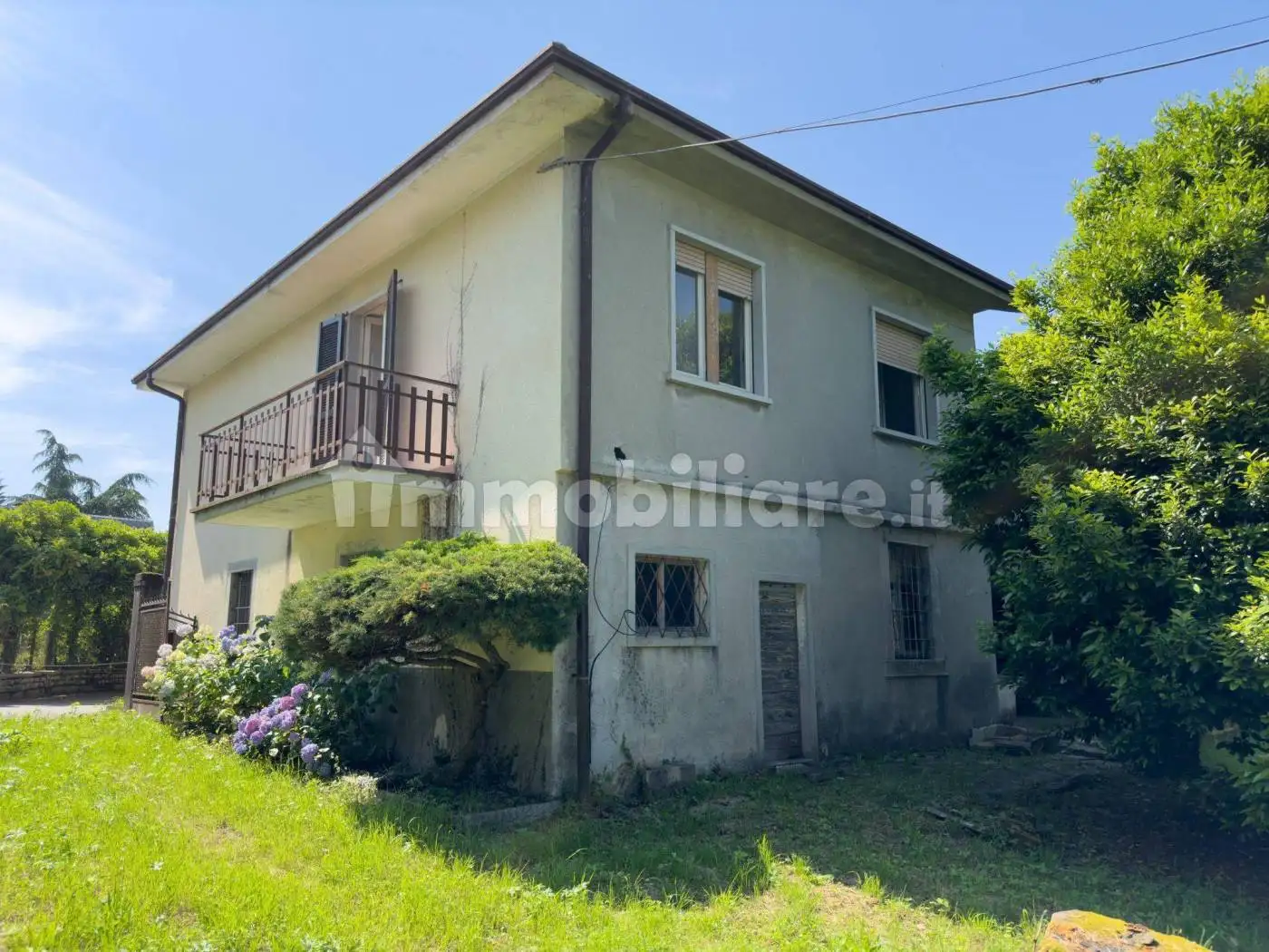 Casa indipendente in vendita a Locatello