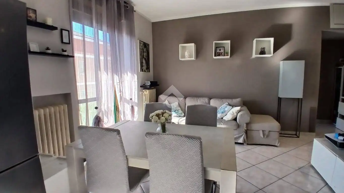 Appartamento in affitto a None