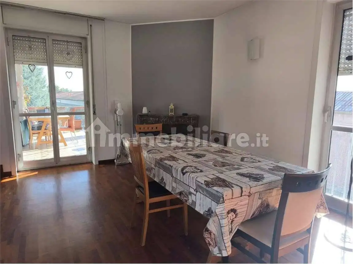 Quadrilocale buono stato, secondo piano, Centro, Bellinzago Novarese - foto 4